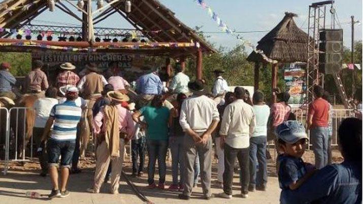 Salavina vive a pleno las trincheras de carnaval