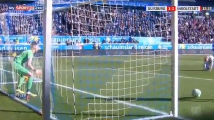 Para queacute te traje- el insoacutelito gol que se comioacute un arquero alemaacuten