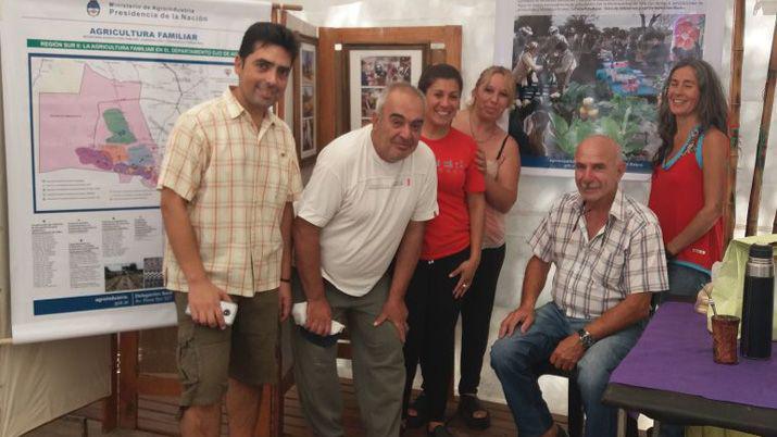 Teacutecnicos presentaron un stand en el Festival del Artesano