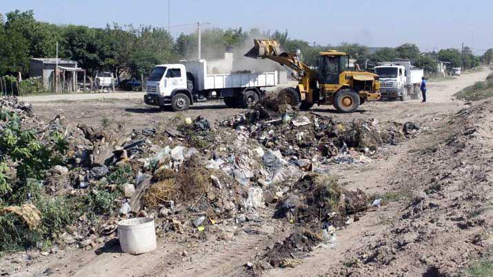 Municipalidad y la Provincia desarrollaron trabajos de  limpieza en la Nueva Costanera