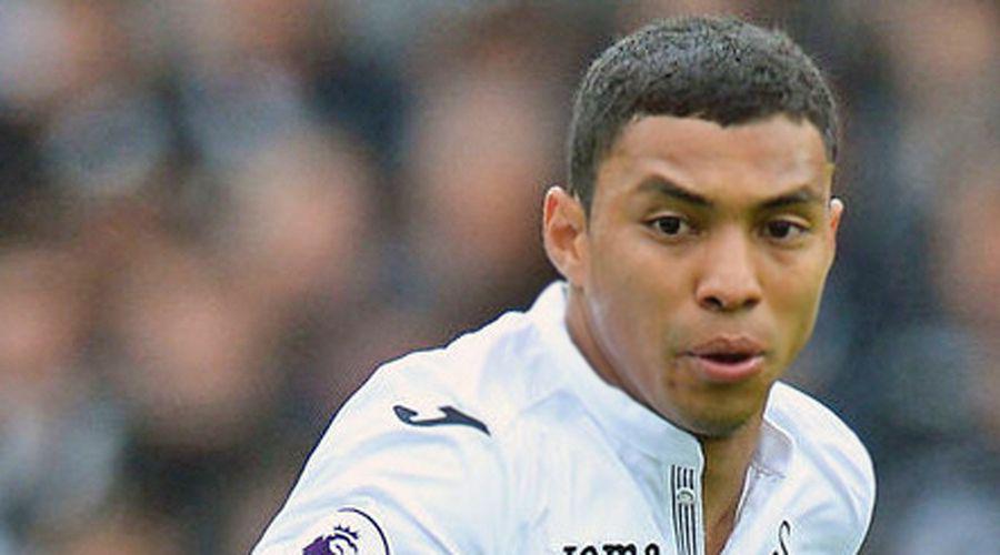 Emelec rival en la Copa se reforzoacute con un delantero