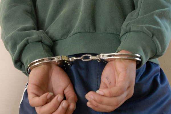 Reducen a Chelco en la calle sospechado de haber cometido un robo