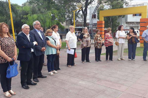 Se conmemoroacute el Diacutea de la Creacioacuten de la Bandera en la plaza Belgrano