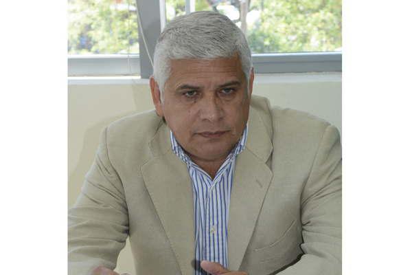 Motochorro apuntoacute con una pistola a una mujer para robarle su celular 