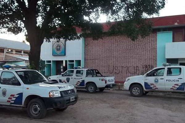 Denuncioacute que su ex le roboacute su camioneta 50 mil y se fugoacute a Chaco