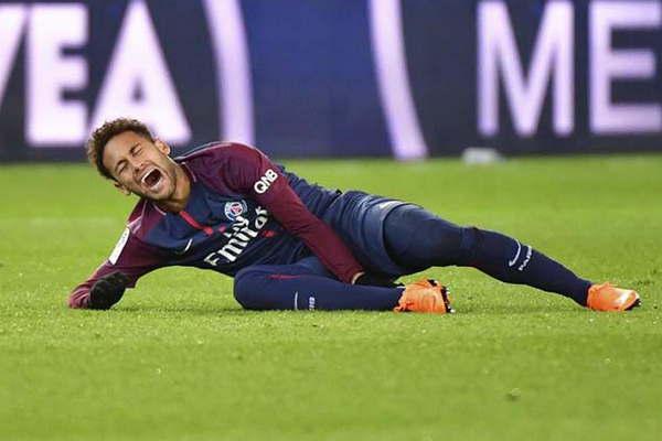Neymar seraacute operado para llegar bien al Mundial  