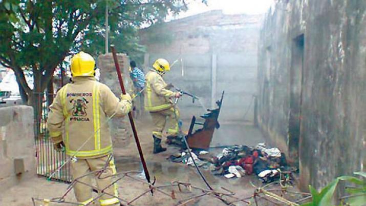 Desesperante- se incendioacute una vivienda en el barrio Coloacuten