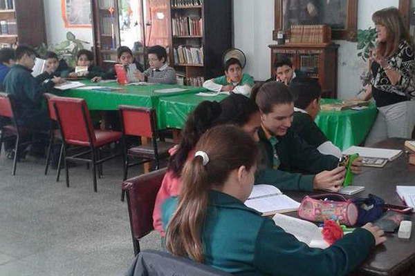 La biblioteca Sarmiento  necesita del respaldo  de la sociedad de Friacuteas