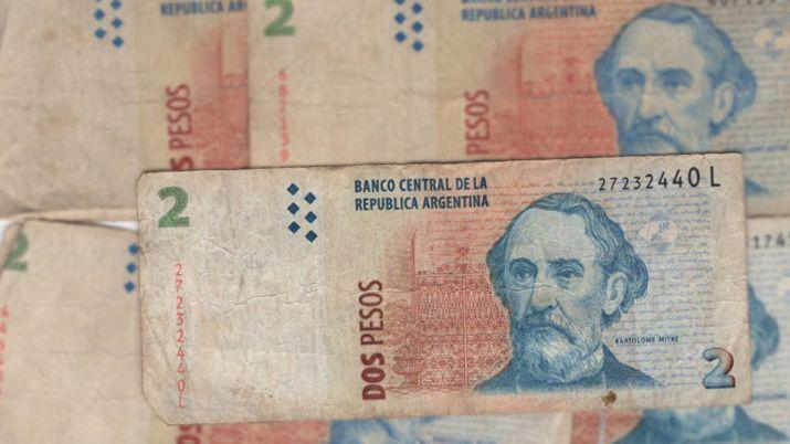 Dejaraacute de circular el billete de 2 y podraacute cambiarse hasta el 27 de abril