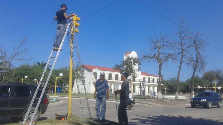 Comenzoacute la colocacioacuten de caacutemaras de seguridad en Antildeatuya