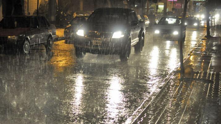 Alerta por tormentas fuertes para el interior de Santiago