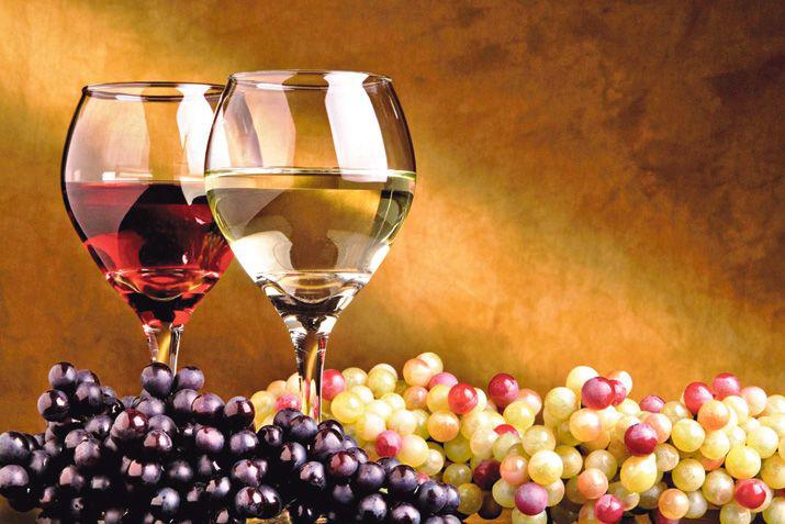 El vino pierde cada vez maacutes terreno ante la cerveza y cayoacute un 6-en-porciento- en su consumo