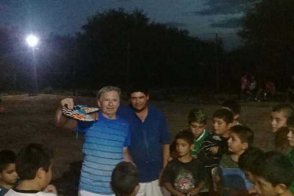 El Portero Solidario inauguroacute una escuela de fuacutetbol infantil en Toro Pozo