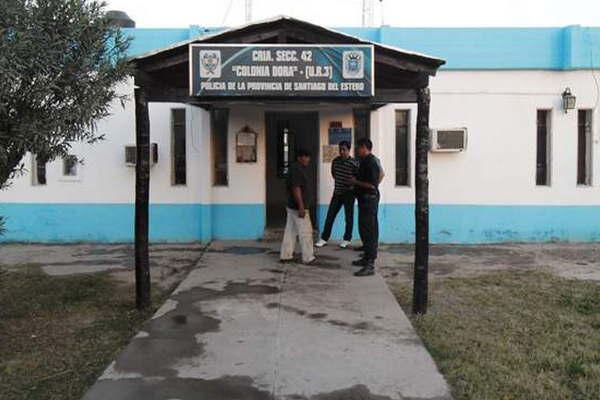 Denuncioacute que sus compantildeeros de copas le robaron su billetera y celular