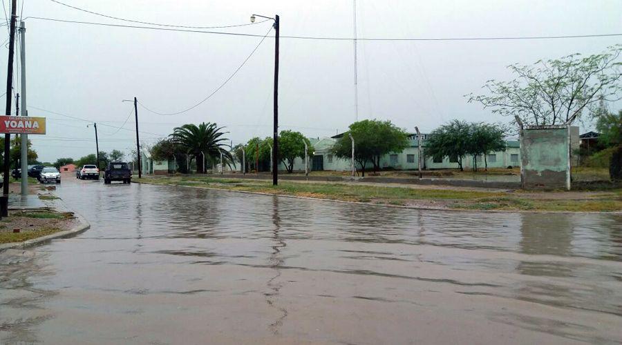 La lluvia dice presente en Colonia Dora