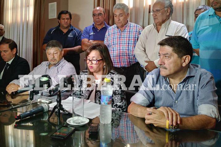 La intendente Norma Fuentes durante la conferencia de prensa