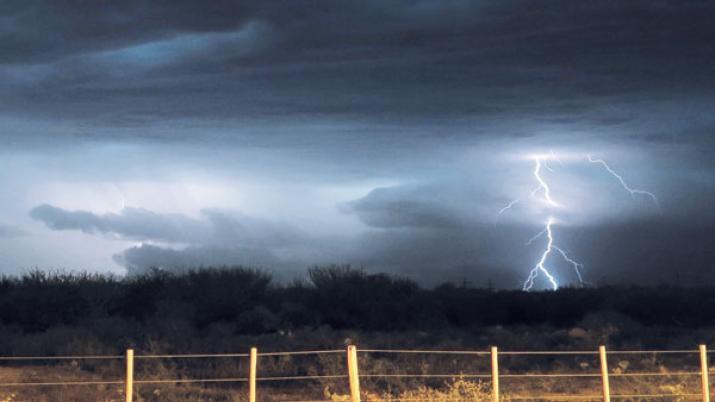 Alerta para el Norte de Santiago por tormentas fuertes con rfagas