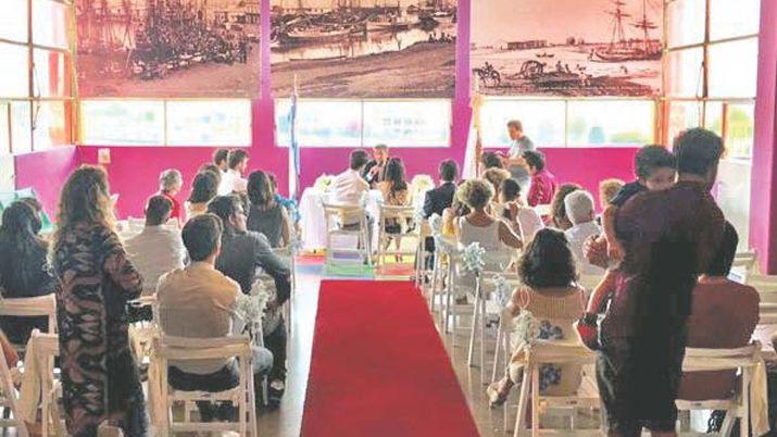 Se casoacute la primera pareja en el Museo de Bellas Artes Benito Quinquela Martiacuten