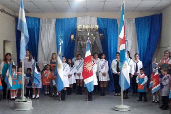 Realizaron el acto de apertura de clases en la Escuela Ramos Mejiacutea