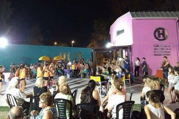 Volvioacute a la Casa del Bicentenario la Feria de Artesanos y Emprendedores