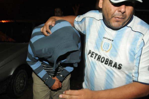 Atacoacute con un machete a un septuagenario cuando lo descubrioacute robando en su casa