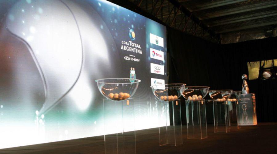 Central Coacuterdoba - Veacutelez y Mitre - Defensa Argentina en la Copa Argentina