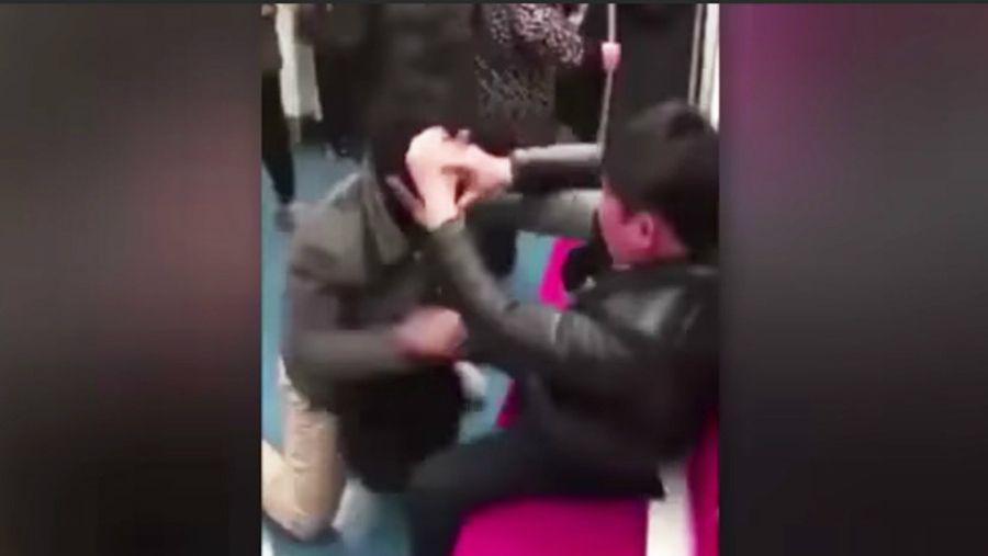 Video- Una brutal pelea en un metro en China