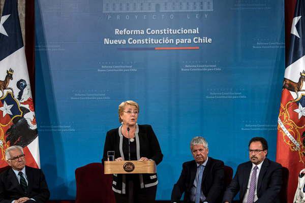 Bachelet presentoacute  su proyecto de nueva Constitucioacuten