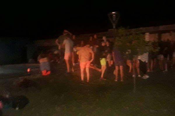 Desalojan a unos 400 estudiantes muchos de ellos ebrios de los festejos del Uacuteltimo Primer Diacutea