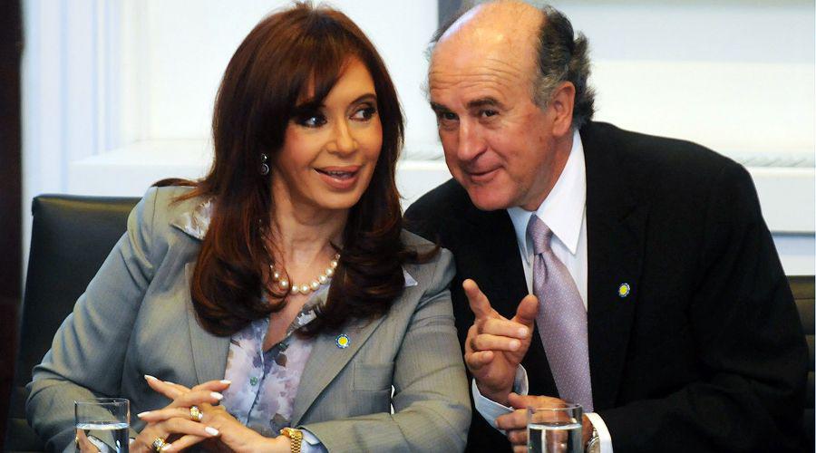 Audios  Maacutes de Cristina y Parrilli- esta vez con burlas a Tinelli