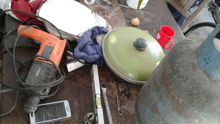 Intensa persecucioacuten a ladroacuten que vendiacutea objetos robados