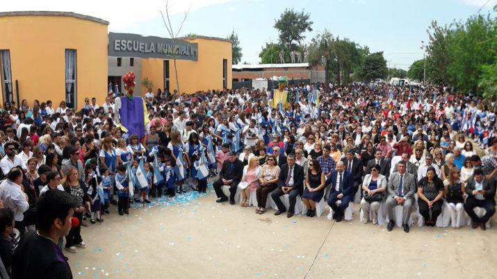 En un multitudinario acto Mirolo inauguroacute la Escuela Primaria Municipal