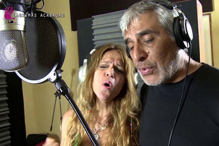 María Eugenia Díaz hija del cantante santiagueño Coco Díaz en su video con Peteco Carabajal