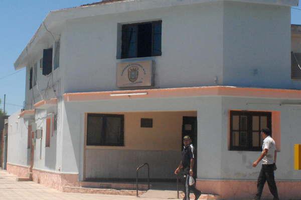 Investigan el supuesto robo de 86000 pesos  al chofer de un camioacuten 