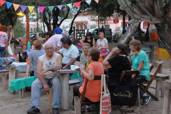 La Feria Artesanal Upianita invita a las familias a vivir una tarde diferente