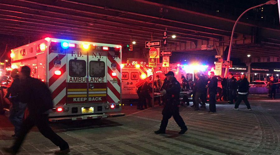 Video  Cinco muertos al caer un helicoacuteptero en Nueva York