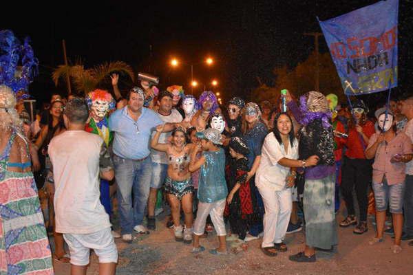 La comunidad de Malbraacuten disfrutoacute de sus propias comparsas de carnaval