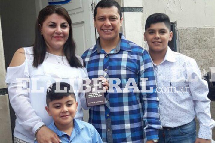 Pese a ser martes 13 Nicols y Clara contrajeron enlace