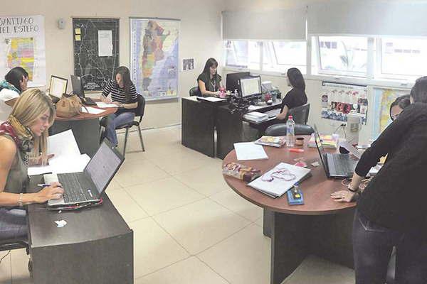 El rol de la psicologiacutea y el trabajo social en la Defensa Puacuteblica