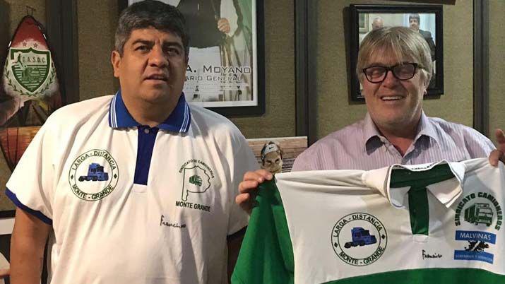 Francisco le envioacute a Camioneros camisetas bendecidas y firmadas