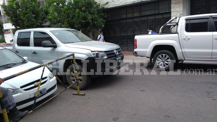 Auto frenoacute de golpe y fue embestido desde atraacutes por una camioneta