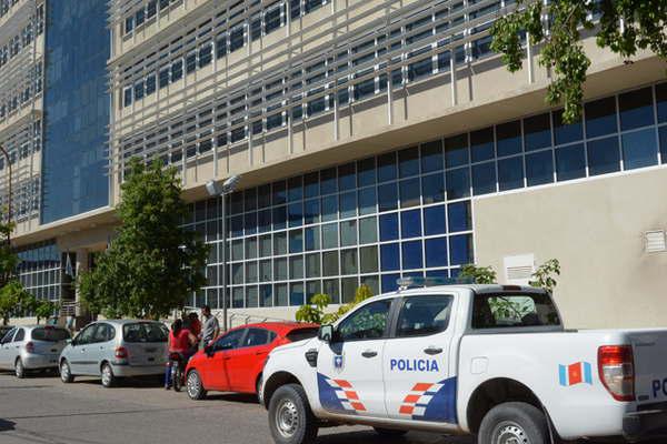 La palabra de la viacutectima hundioacute  al profesor acusado de abuso