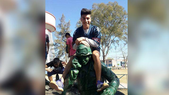 Una banda de cumbia se burloacute de los heacuteroes de Malvinas