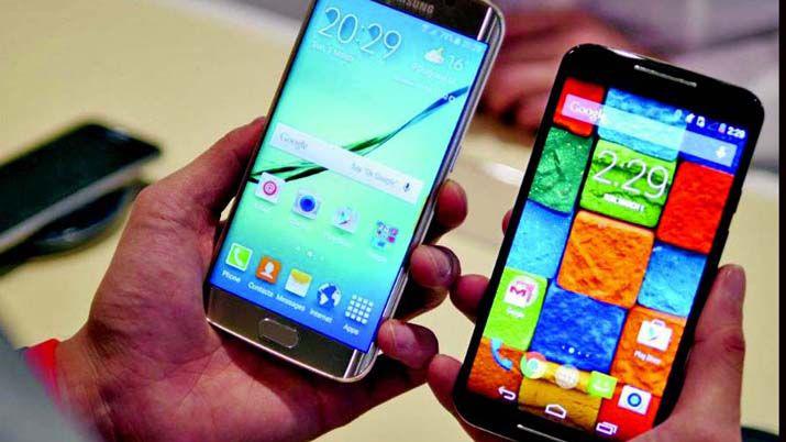 Los 5 celulares maacutes demandados en la provincia en lo que va del antildeo cuestan maacutes de 3400