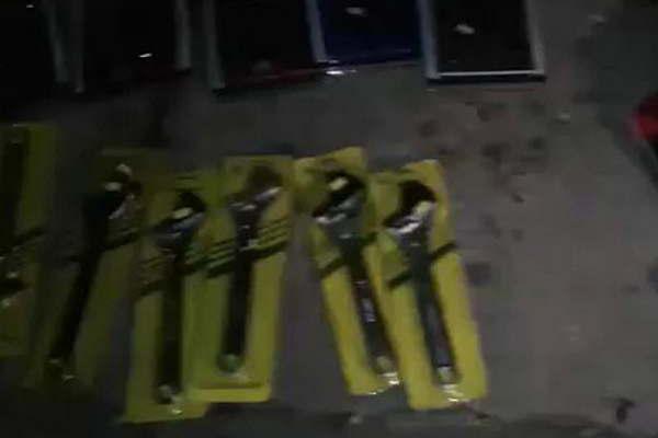 Aprehendieron a dos sujetos que comercializaban objetos robados