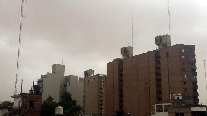 VIDEO  Pronostican vientos intensos con raacutefagas para Santiago