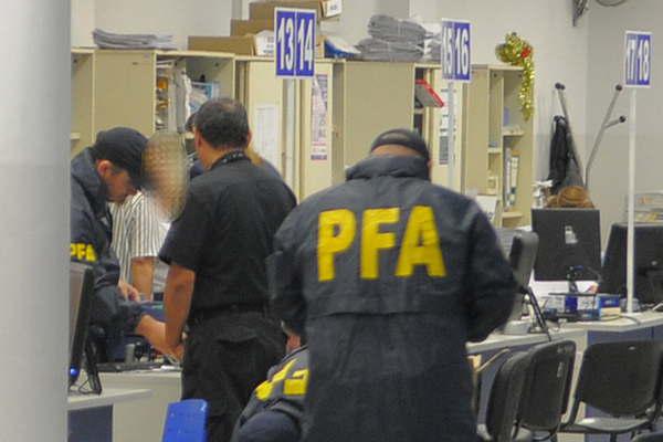 El perjuicio econoacutemico a la delegacioacuten local de la Anses ya asciende a los 20 millones de pesos