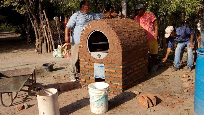 Distintas actividades de capacitacioacuten reunioacuten a teacutecnicos y productores