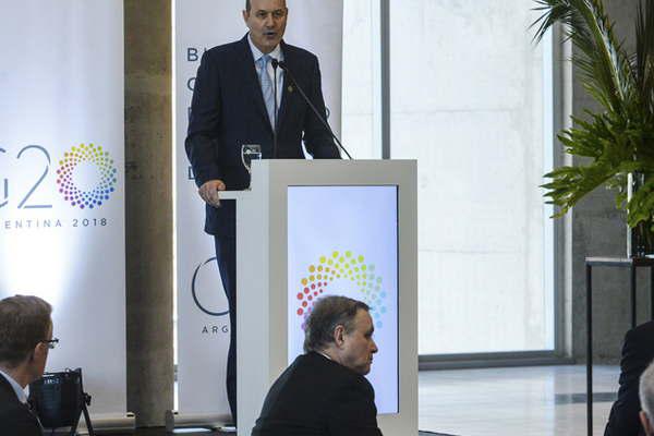 Para sostener el doacutelar el BCRA ya utilizoacute US11225 millones