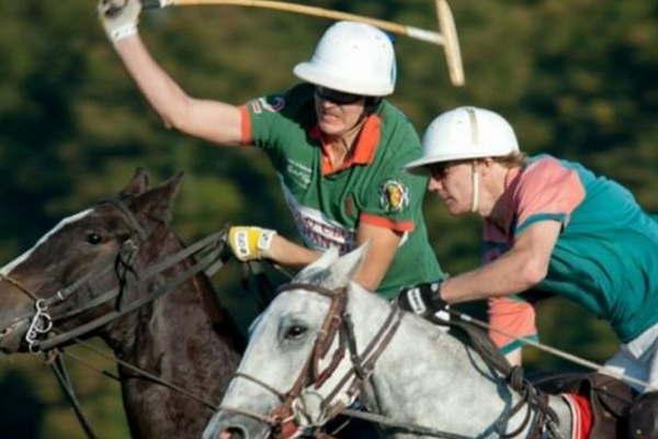 El polo una empresa y la fundacioacuten Pro Alvear